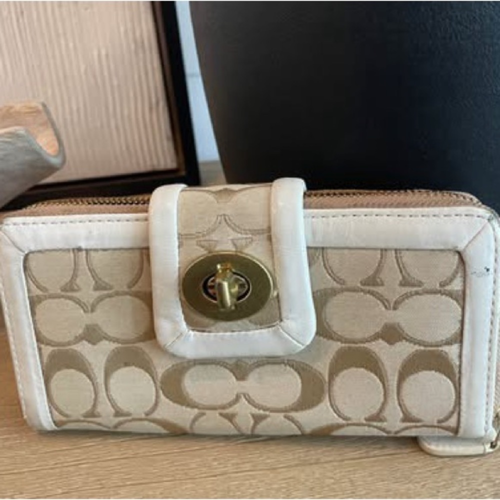 Coach Monogram Turnlock Wallet